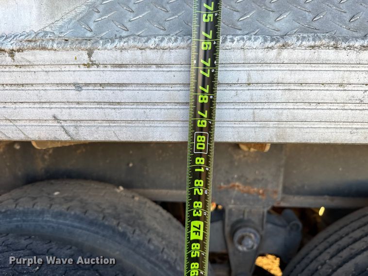 image for item DW5189 1990 East end dump trailer