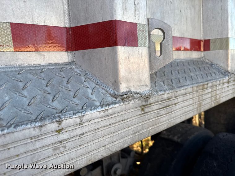 image for item DW5189 1990 East end dump trailer