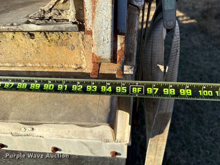 image for item DW5189 1990 East end dump trailer