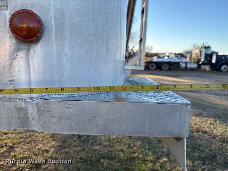 image for item DW5189 1990 East end dump trailer