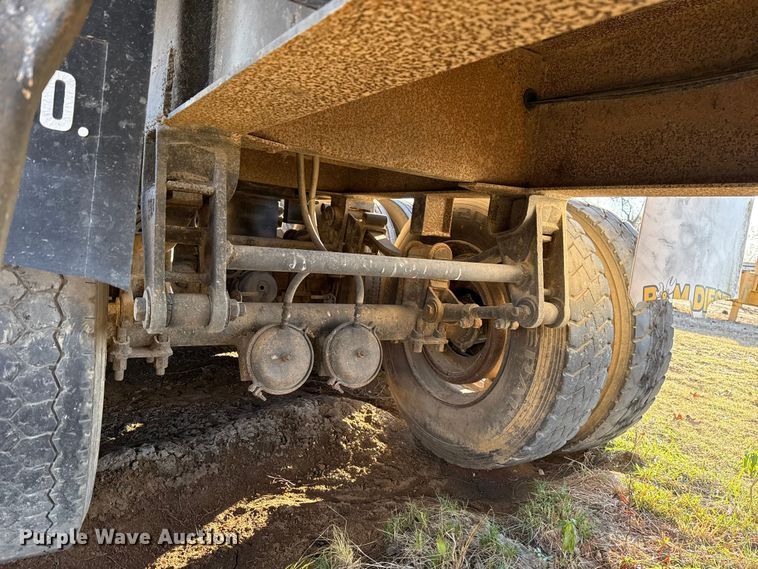 image for item DW5189 1990 East end dump trailer