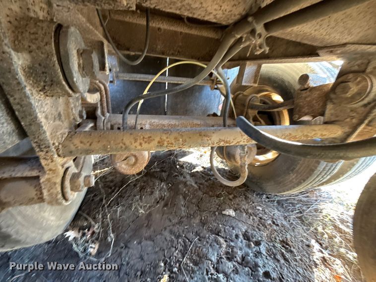 image for item DW5189 1990 East end dump trailer