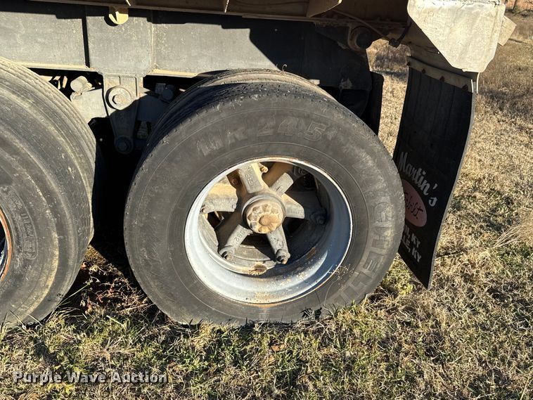 image for item DW5189 1990 East end dump trailer