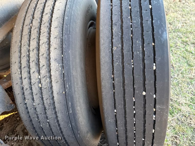 image for item DW5189 1990 East end dump trailer