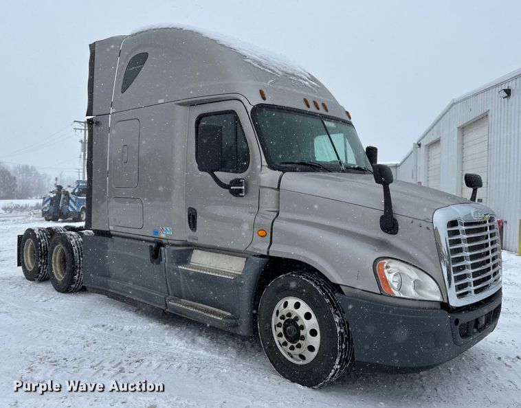 CAMIóN CAMAROTE 2016 FREIGHTLINER