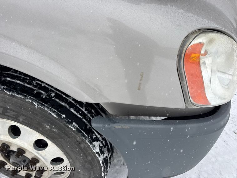 image for item DW6683 2016 Freightliner Cascadia semi truck