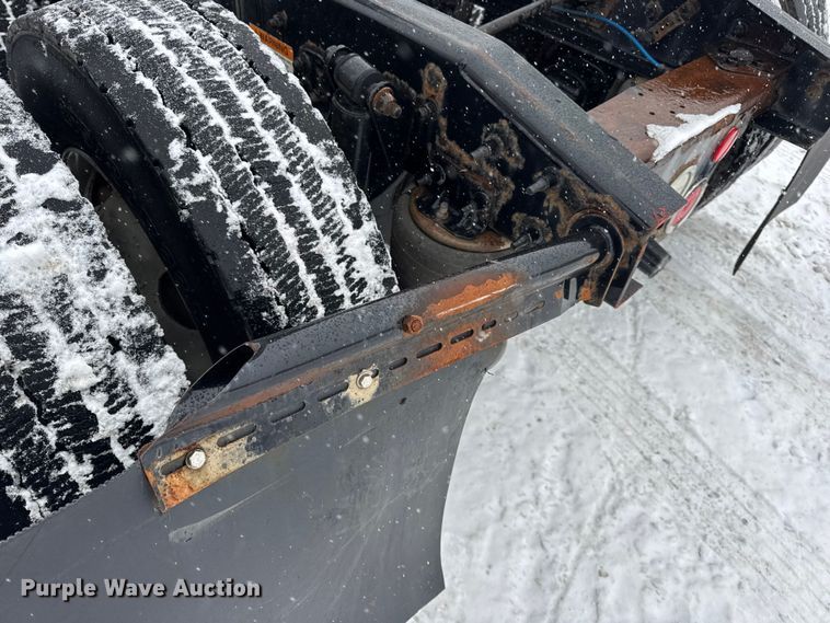 image for item DW6683 2016 Freightliner Cascadia semi truck