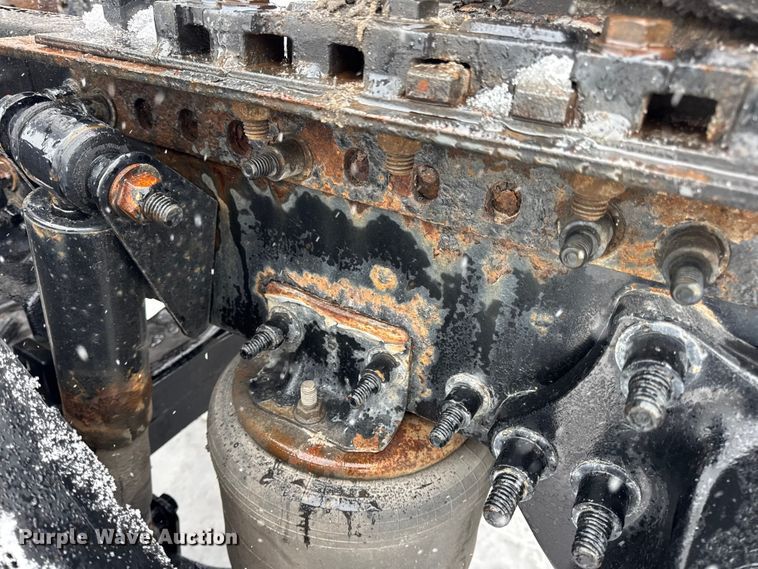 image for item DW6683 2016 Freightliner Cascadia semi truck