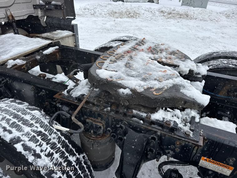 image for item DW6683 2016 Freightliner Cascadia semi truck