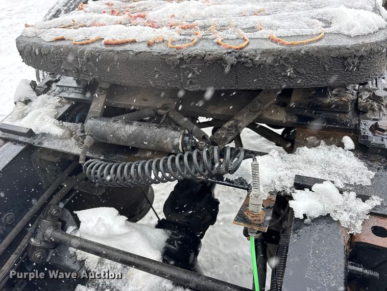 image for item DW6683 2016 Freightliner Cascadia semi truck