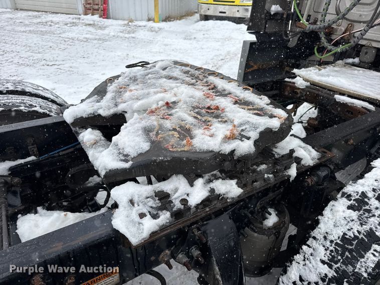 image for item DW6683 2016 Freightliner Cascadia semi truck