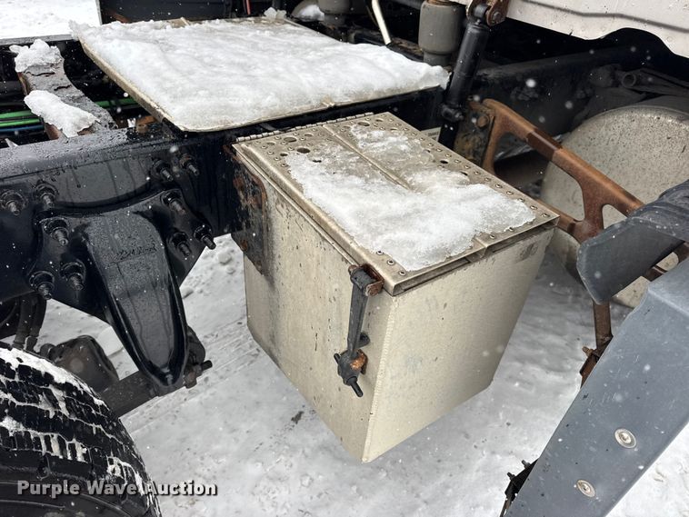 image for item DW6683 2016 Freightliner Cascadia semi truck