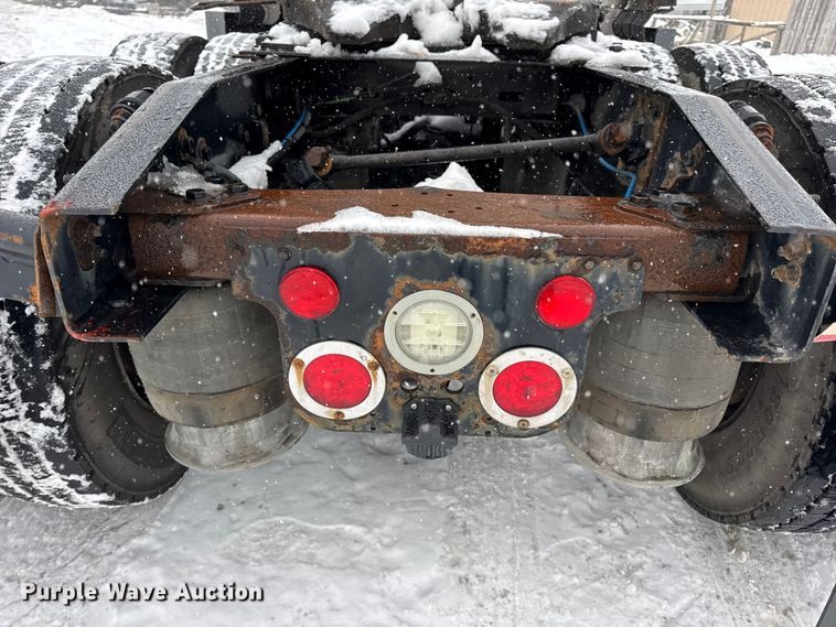 image for item DW6683 2016 Freightliner Cascadia semi truck