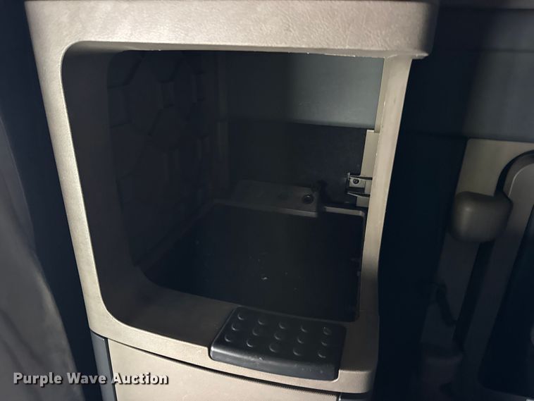 image for item DW6683 2016 Freightliner Cascadia semi truck