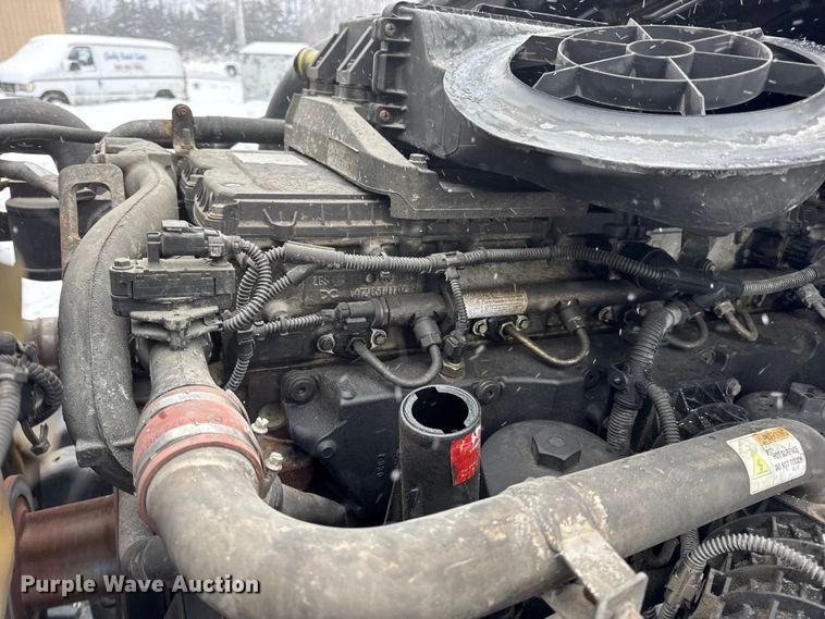 image for item DW6683 2016 Freightliner Cascadia semi truck