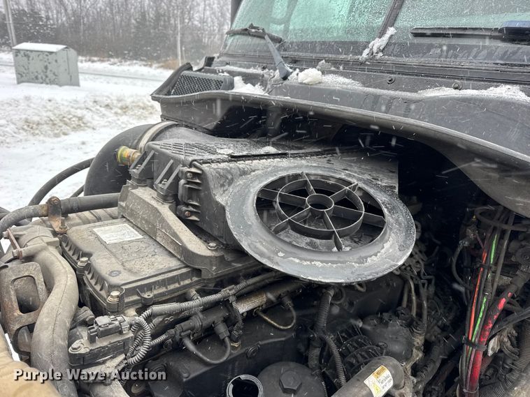 image for item DW6683 2016 Freightliner Cascadia semi truck