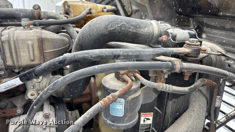 image for item DW6683 2016 Freightliner Cascadia semi truck