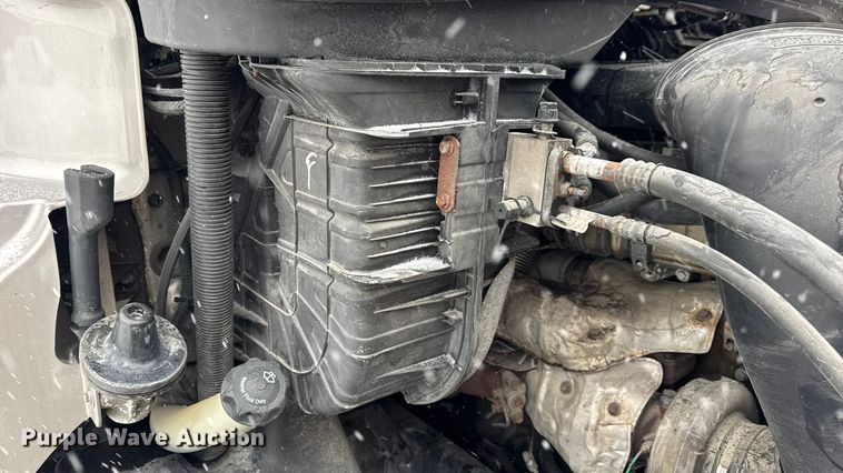 image for item DW6683 2016 Freightliner Cascadia semi truck