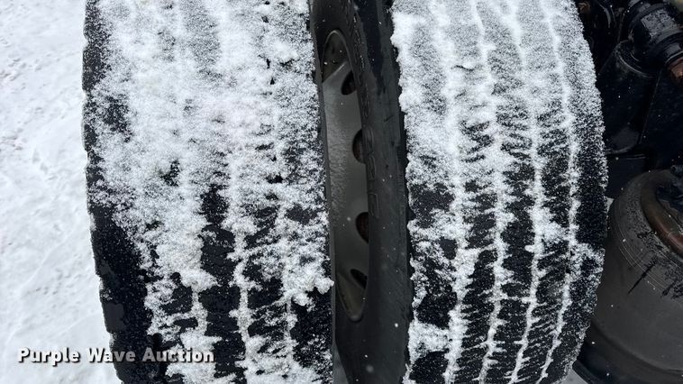 image for item DW6683 2016 Freightliner Cascadia semi truck