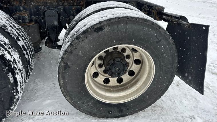 image for item DW6683 2016 Freightliner Cascadia semi truck