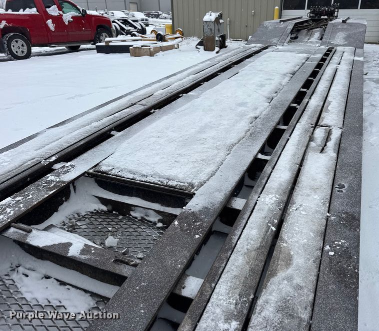 image for item DW6685 2007 Eager Beaver 50GSL-PT lowboy equipment trailer