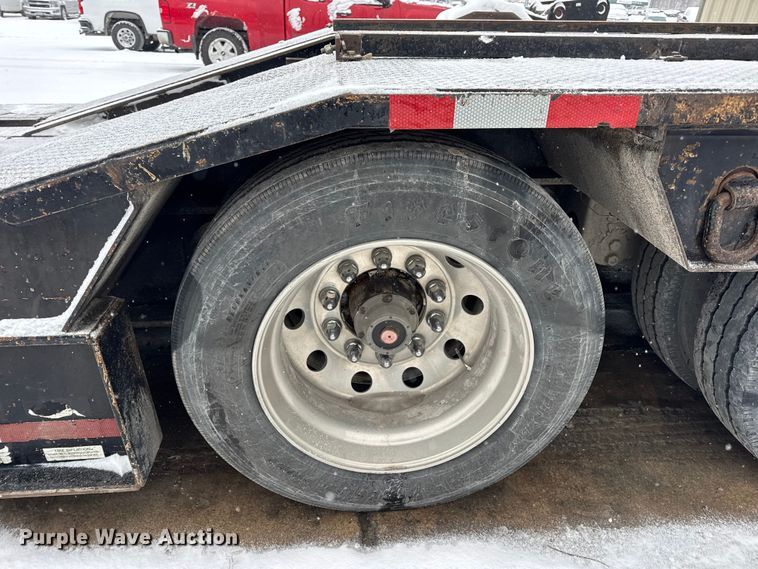 image for item DW6685 2007 Eager Beaver 50GSL-PT lowboy equipment trailer