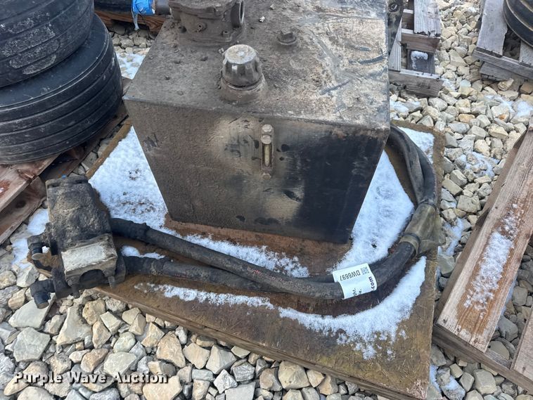 image for item DW6697 Truck parts