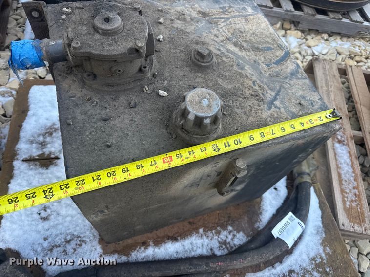 image for item DW6697 Truck parts