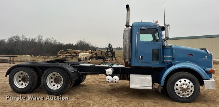 image for item DW6739 2006 Peterbilt 378 semi truck