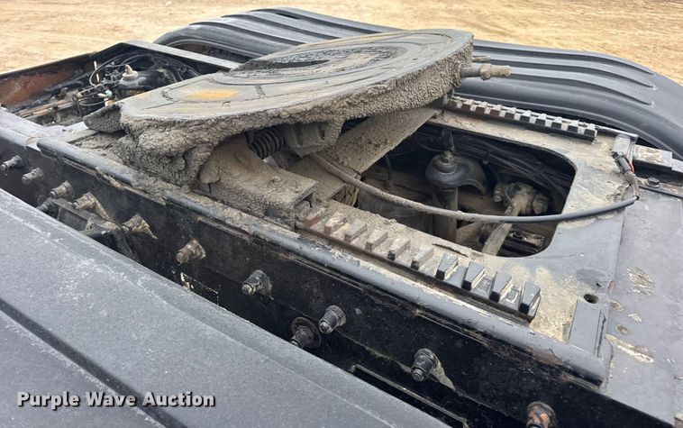 image for item DW6739 2006 Peterbilt 378 semi truck