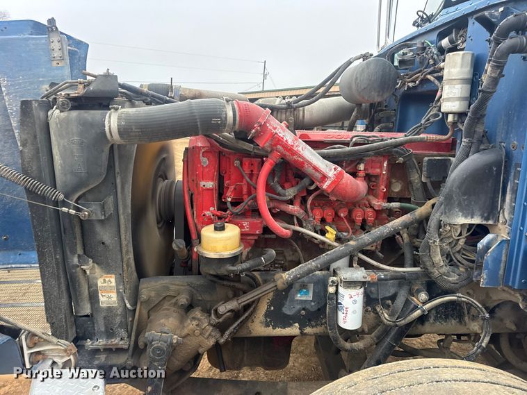 image for item DW6739 2006 Peterbilt 378 semi truck