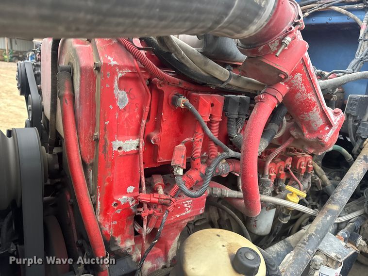 image for item DW6739 2006 Peterbilt 378 semi truck