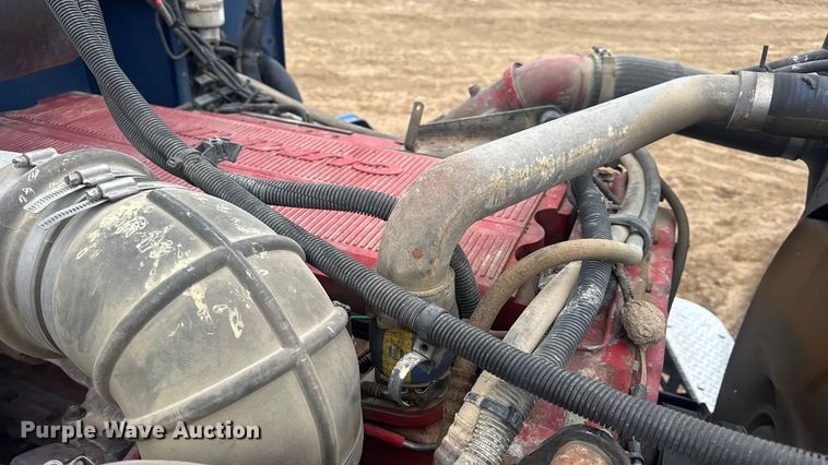 image for item DW6739 2006 Peterbilt 378 semi truck