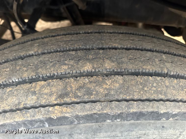 image for item DW6739 2006 Peterbilt 378 semi truck