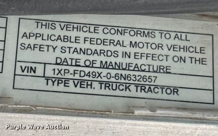 image for item DW6739 2006 Peterbilt 378 semi truck