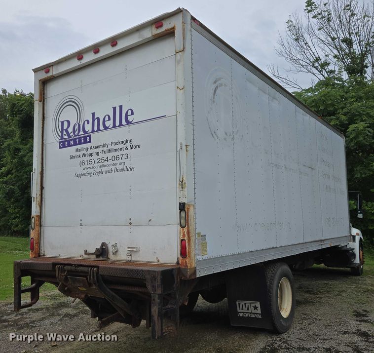 image for item DW7054 2003 International 4200 box truck