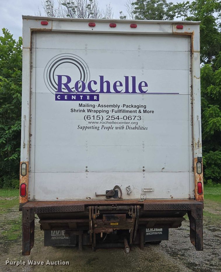 image for item DW7054 2003 International 4200 box truck