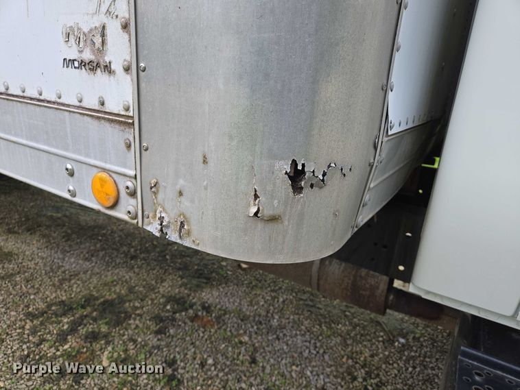 image for item DW7054 2003 International 4200 box truck