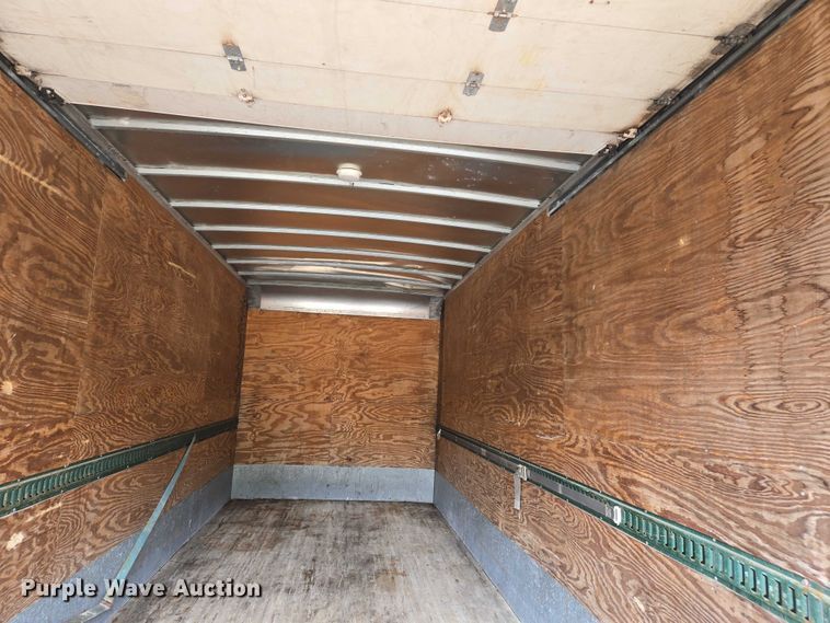 image for item DW7054 2003 International 4200 box truck