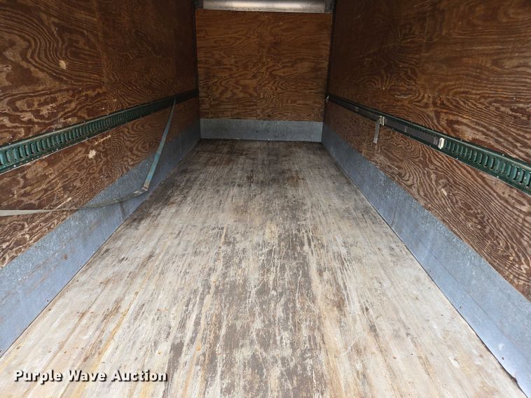 image for item DW7054 2003 International 4200 box truck