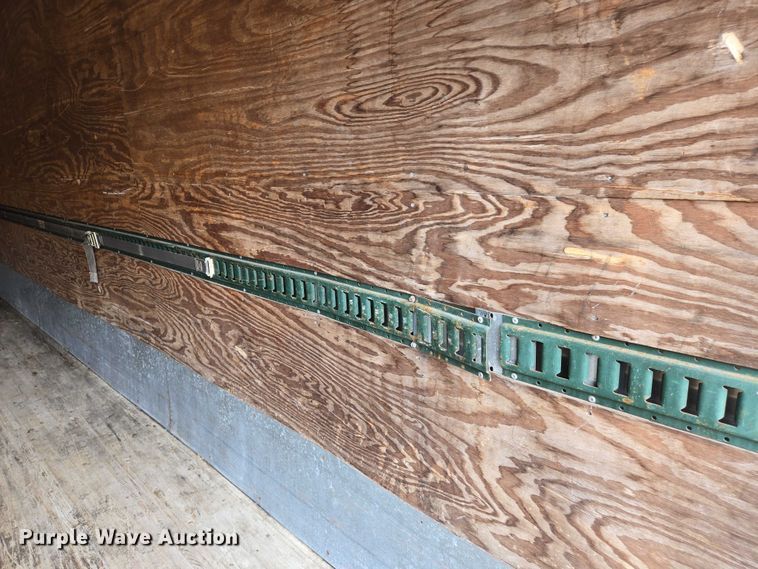 image for item DW7054 2003 International 4200 box truck