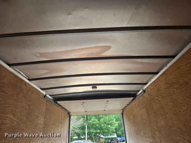 image for item DW7054 2003 International 4200 box truck