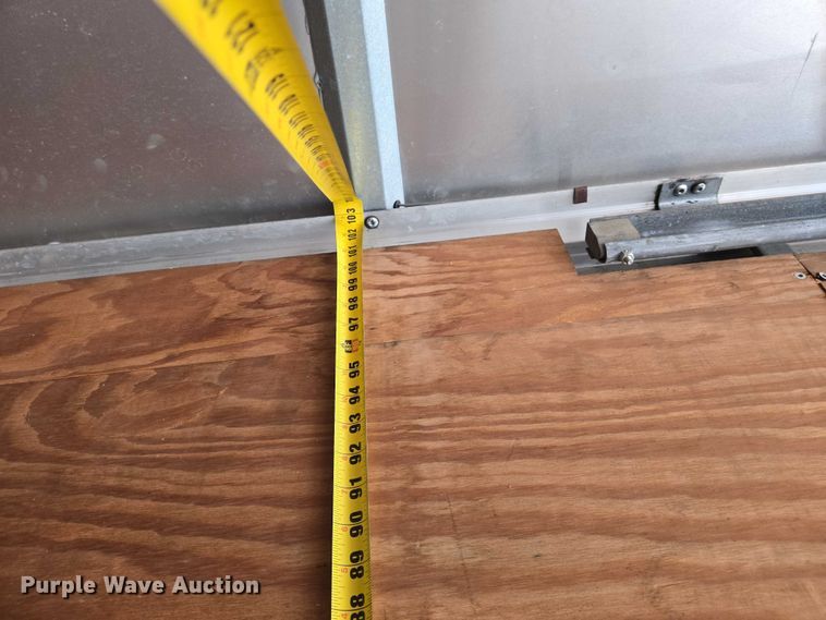 image for item DW7054 2003 International 4200 box truck