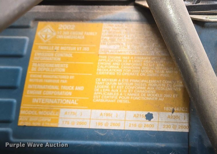 image for item DW7054 2003 International 4200 box truck