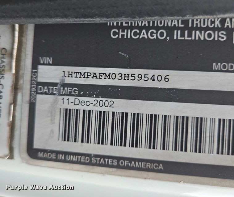 image for item DW7054 2003 International 4200 box truck