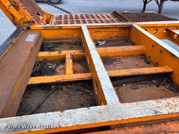 image for item DW7320 2003 Delavan Industries DDT car carrier