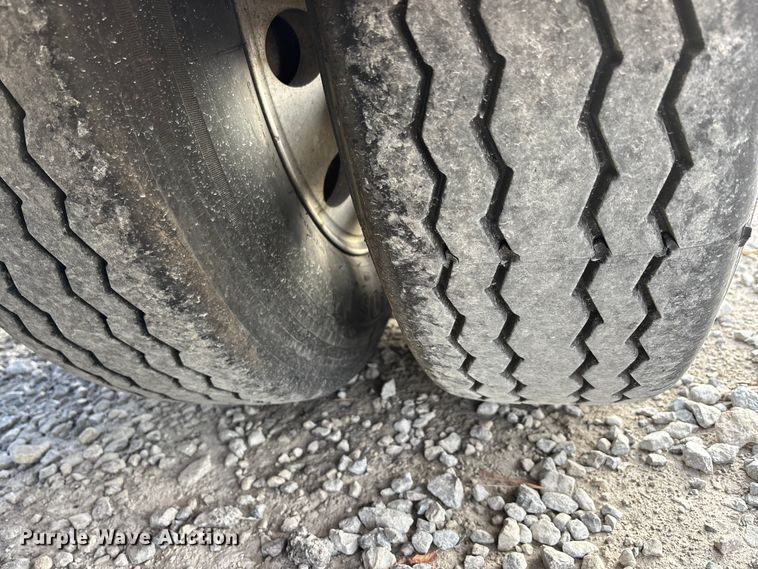 image for item DW7320 2003 Delavan Industries DDT car carrier