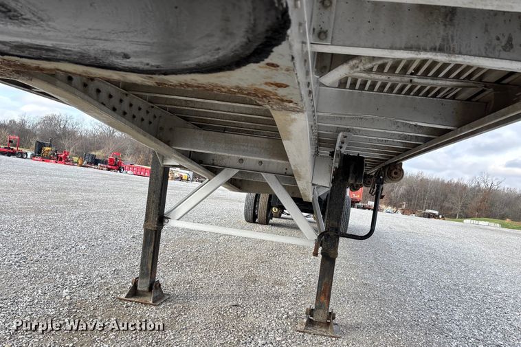 image for item DW7322 2008 Reitnour flatbed trailer