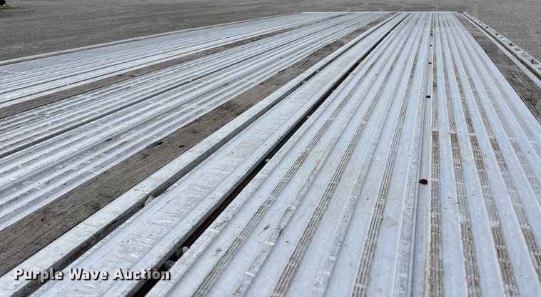 image for item DW7322 2008 Reitnour flatbed trailer