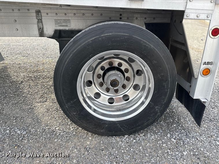 image for item DW7322 2008 Reitnour flatbed trailer